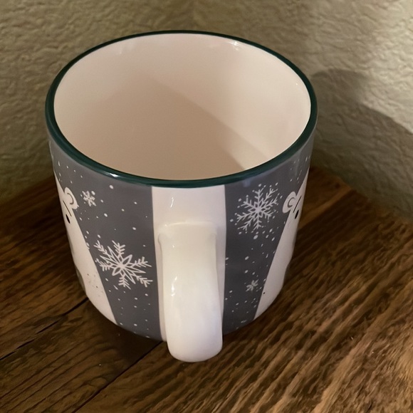 Winter Wonder Lane 16oz Polar Frost ceramic mug, polar bear and snowflake motif - Picture 5 of 7
